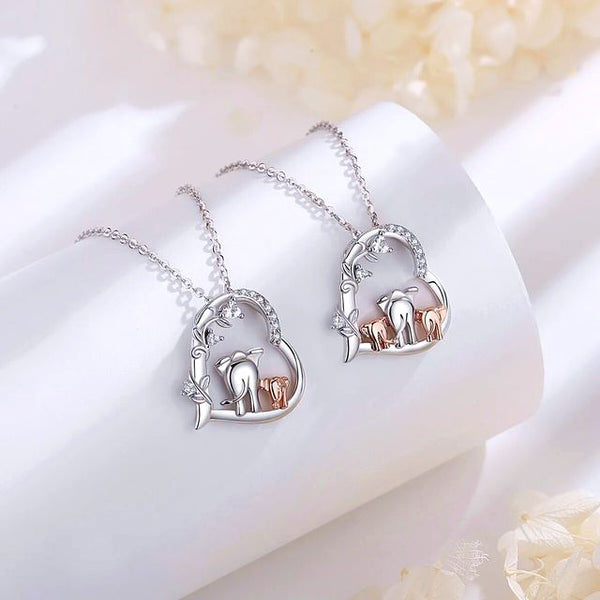 Ancien petit pendentif éléphant, argent à bas tutre (Gebraucht) in Ancien petit pendentif éléphant, argent à bas tutre (Gebraucht) in