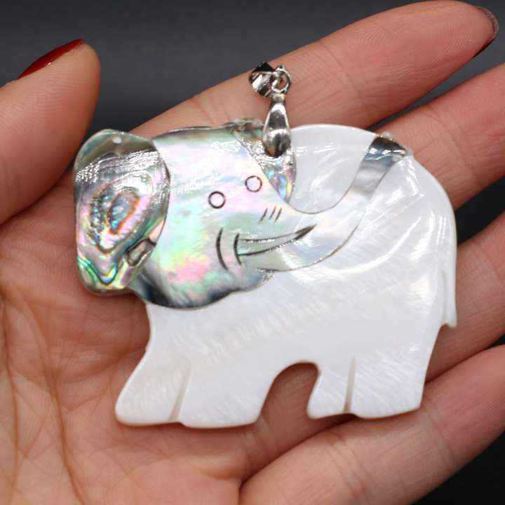 pendentif elephant blanc et vert