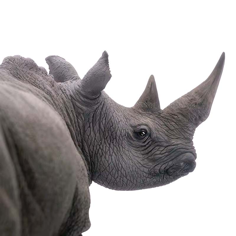 Figure artistique d'un mammifère puissant, évoquant les plaines d'Afrique.