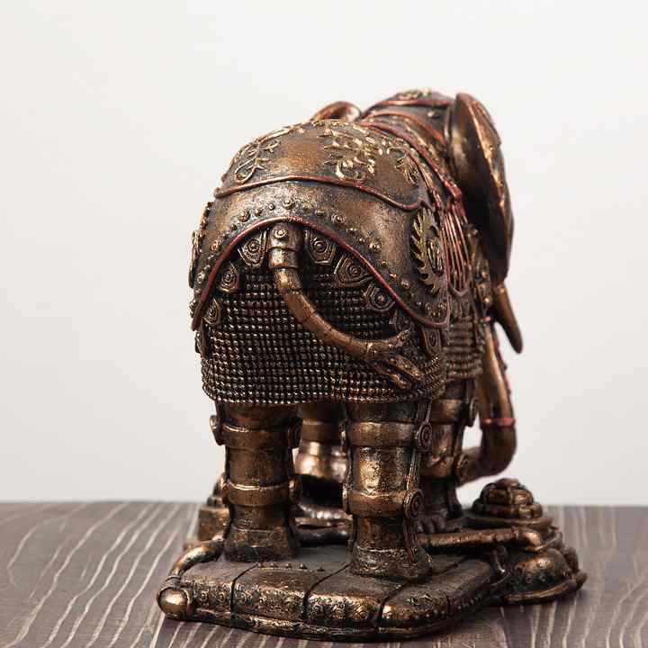 Statue d'éléphant steampunk ornant élégamment une étagère, ajoutant une ambiance rétro-futuriste à votre intérieur