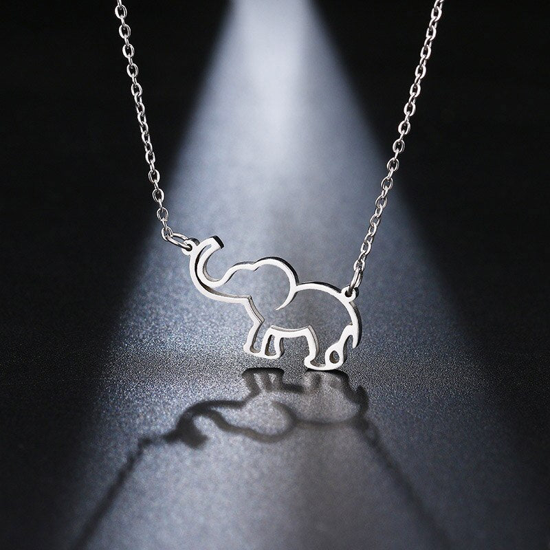 Collier metal elephant