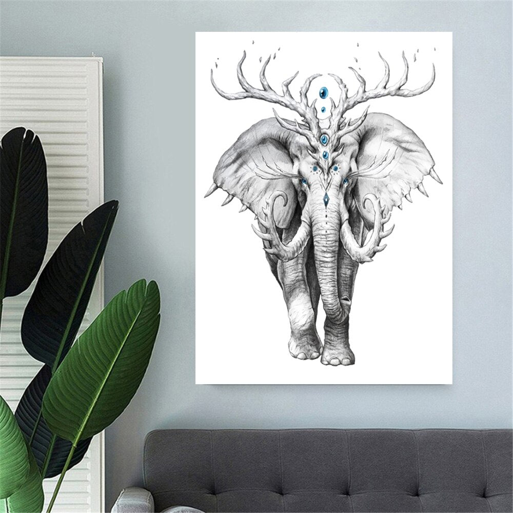 Toile éléphant fantasmagorique noir et blanc (avec des petits rubis bleus) accrochée sur le mur d'un salon