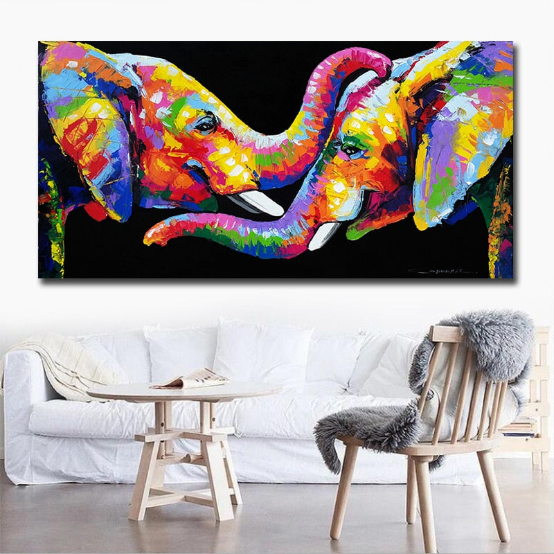 Mise en situation d'une peinture sur toile elephant dans un salon, au-dessus d'un canape