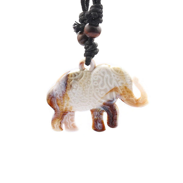 Collier d'éléphant sculpté - France Collier d'éléphant sculpté - France
