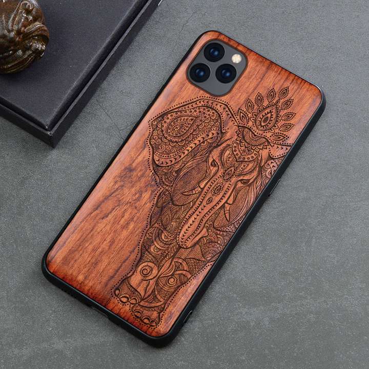 Coque de protection en bois aux motifs elephants mandala (pour iPhone)