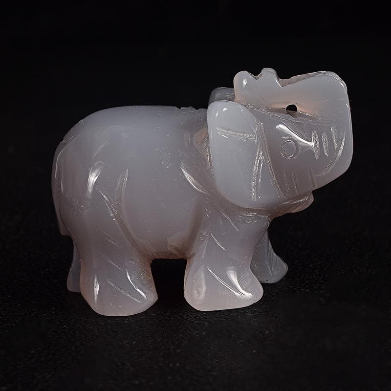 Statuette éléphant sculptée à partir d'agate grise (groupe des quartz)