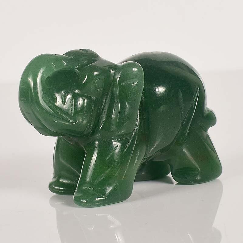 Statuette éléphant sculptée en pierre aventurine verte (groupe des Quartzites)