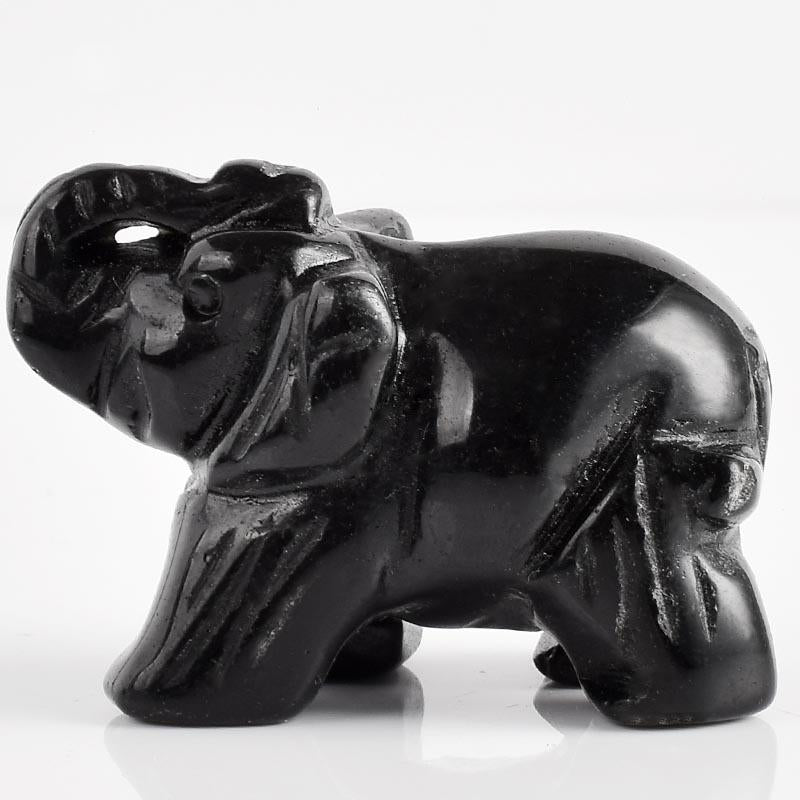 Statuette éléphant en pierre naturelle obsidienne (roche vitreuse, composée de silice)