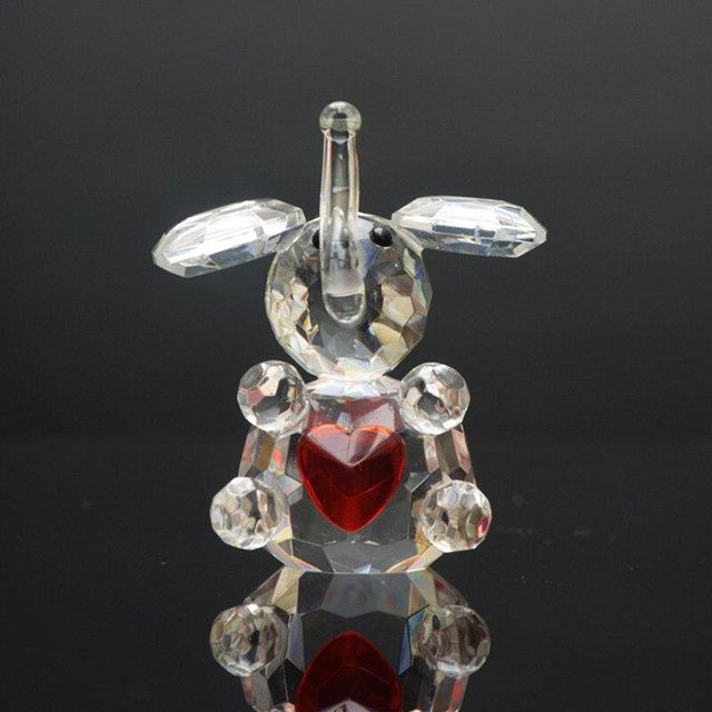 Statuette bebe elephant cristal coeur de face